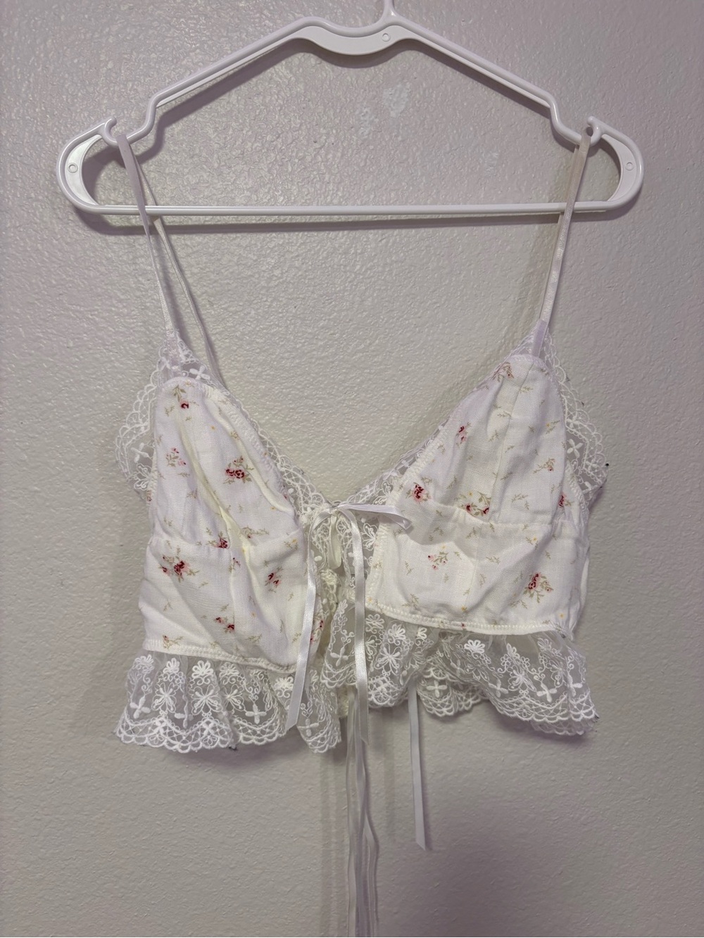 White Floral Lace-Trim crop top with Front Tie
